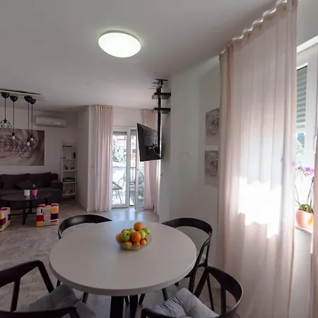 Sunshine Apartament *