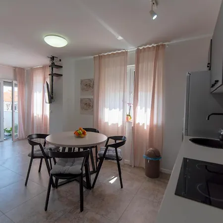 Sunshine Apartament *